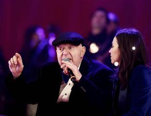 Turkish pop great Kayahan dies at 66