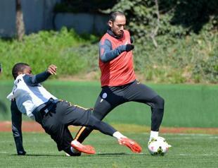 League leader Galatasaray hopes for easy win at home