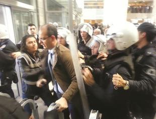 Turkish lawyers to file complaint against body searches at courthouse