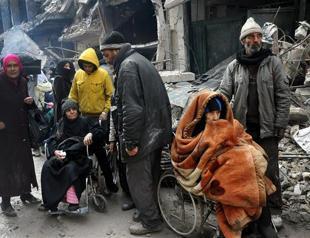 UN calls for safe passage from Damascus refugee camp under ISIL attack