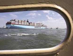 World Trade Organization cuts 2015 global trade growth outlook