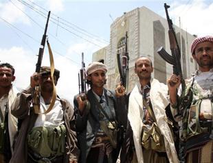 Thousands of Yemeni troops along Saudi border side with President Hadi