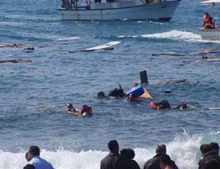 VIDEO: Migrant boat runs aground off Greek island