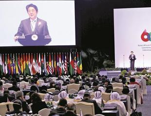 Japan’s Abe expresses ‘remorse’ over WWII, stops short of apology