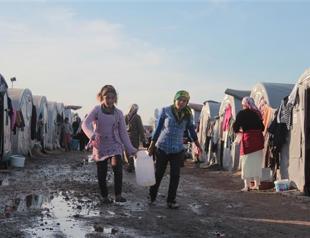 Turkey opens biggest refugee camp for 35,000 from Kobane