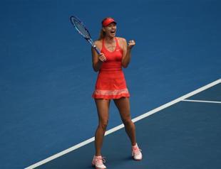 Nadal crushed as Sharapova slaps down Bouchard