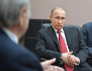 Russia ponders raising retirement age in budget crunch