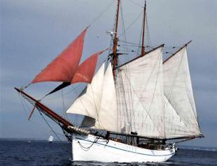 Turkish sculptors boat becomes culture center