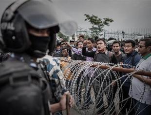Riot police intervene as anger erupts among Nepal quake survivors