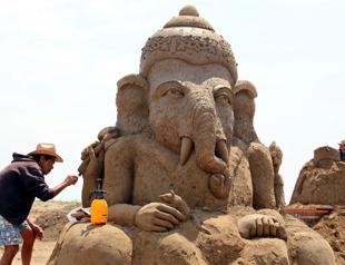 Sand sculptures to reflect Seven Wonders