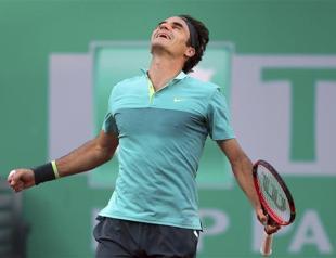 Federer ends three-year claycourt drought with Istanbul title