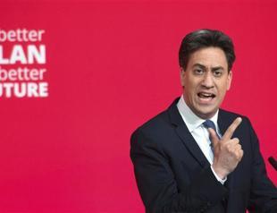 British election challenger carves pledges in stone