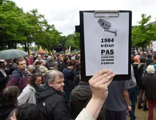 French lawmakers set to OK controversial spy bill