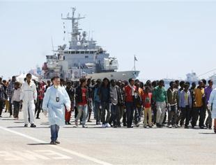Around 40 migrants drown in sinking off Italy: NGO
