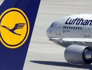 Lufthansa flies back into profit in Q1