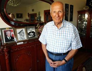 Turkey debates state funeral for convicted coup leader Kenan Evren