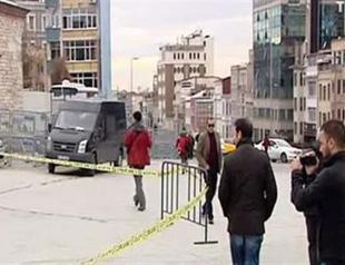 Blonde with AK-47 opens fire on police in Istanbuls Taksim