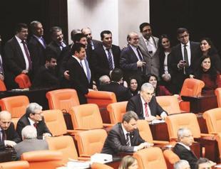 AKP eyes elections results to push for new Constitution