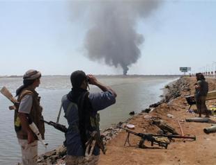 Saudi-led warplanes pound rebels in south Yemen