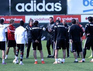 Turkish league leader Beşiktaş visits Trabzon as top three feel the heat