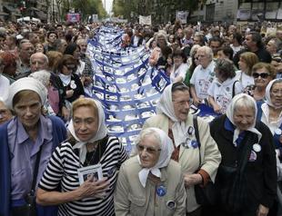 Argentine families expect pope to open dictatorship files