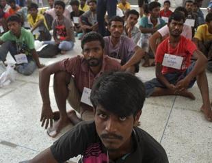 500 Rohingya Muslims from Myanmar wash to shore in Indonesia