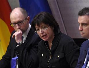 US signs $1 bln loan guarantee for Ukraine