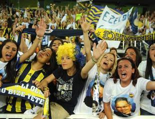 Blatter calls on Iran to allow women into stadiums