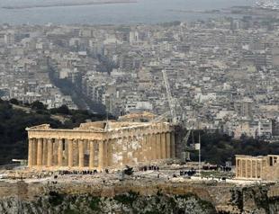 Germans’ budding holiday romance with Greece