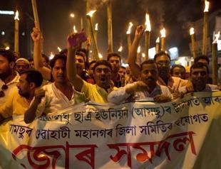 18 arrested in India after mob lynches rape suspect