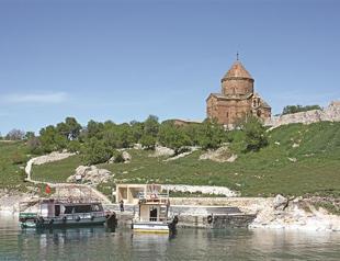 Van awaits restoration, tourists for historic Armenian churches