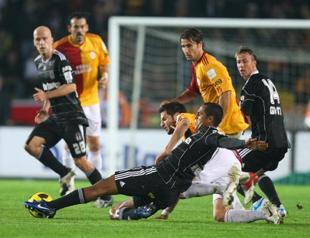 Istanbul derby to decide fate of league title race