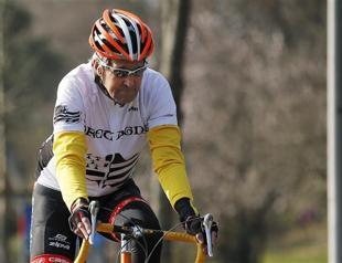 Kerry focused on Iran talks despite broken leg