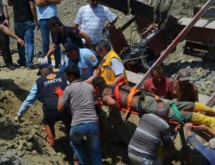 2 workers killed in landslide at dam construction site in western Turkey