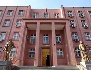 Top court allows married women to use only maiden surname