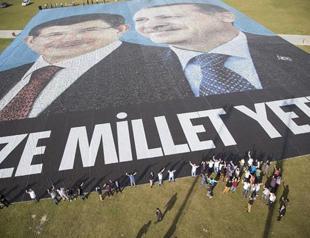 Erdoğan-Davutoğlu poster breaks Guinness record