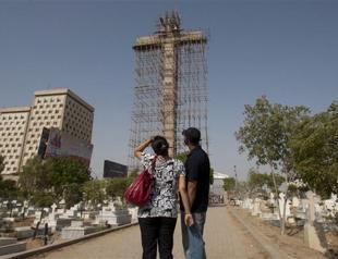 Giant cross rises in Pakistan, home to a Christian minority