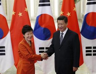 S. Korea, China formally sign free trade pact