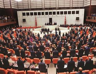 Erosion of AKP puts coalition scenarios on Ankara’s agenda