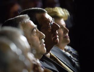 Cyprus rival leaders attend theatrical play to foster trust