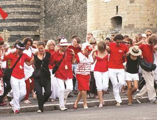 Sirtaki a Turkish dance, top Greek expert says