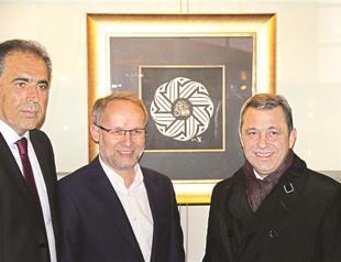 Modern calligraphy at Istanbul’s New Mosque