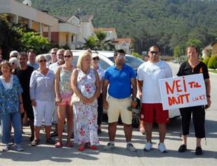 Russian and Norwegian residents protest against waste facility’s smell in Antalya