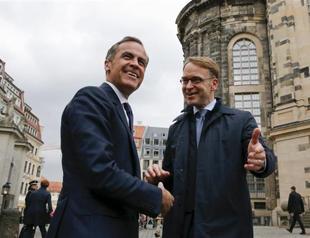 G7 finance chiefs discuss growth risks, urge deal on Greece