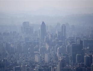 South Korea cuts rates as MERS clouds outlook; 14 new cases