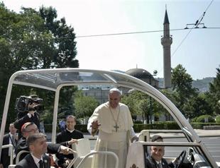 Pope in Sarajevo, urges lasting ethnic and religious peace