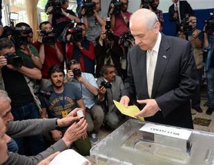 MHP head Bahçeli casts his vote in Ankara