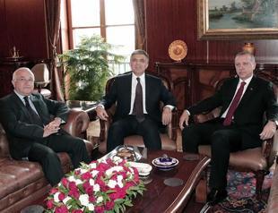 President Erdoğan and former President Gül hold surprise meeting in parliament