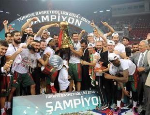 Pınar Karşıyaka clinches basketball league title, beating Istanbul giants