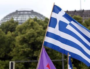 Greece says ready to compromise, calls for Merkel decision